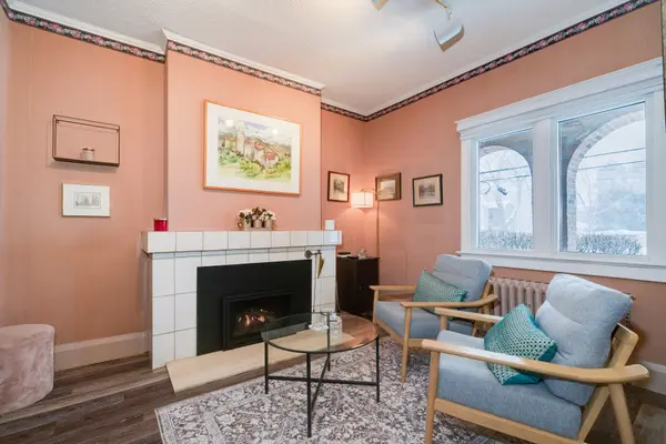 1089 Mt Pleasant RD, Toronto C10, ON M4P 2M7