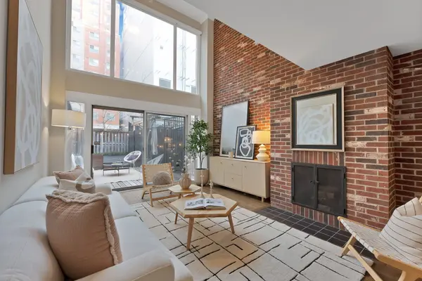 65 Mcgill ST, Toronto C08, ON M5B 1H3