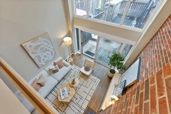 65 Mcgill ST, Toronto C08, ON M5B 1H3