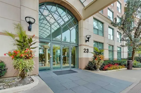 23 Lorraine DR #816, Toronto C07, ON M2N 6Z6