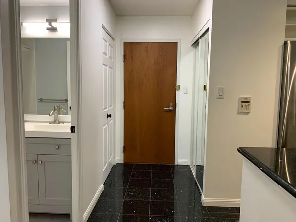 23 Lorraine DR #816, Toronto C07, ON M2N 6Z6