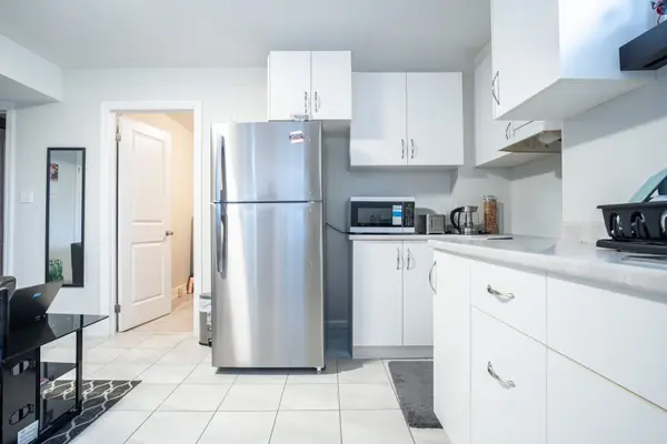 35 Roberta DR #2, Toronto C04, ON M6A 2J6