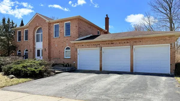 235 Kemano RD, Aurora, ON L4G 5Z1