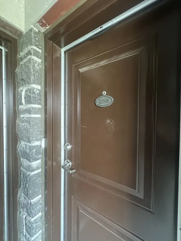 10 Westmeath LN #2218, Markham, ON L6B 1N5