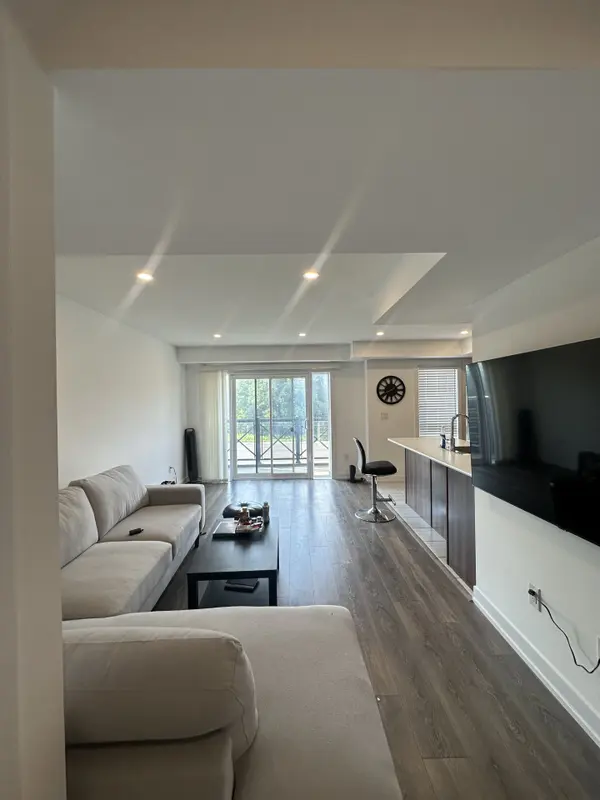 10 Westmeath LN #2218, Markham, ON L6B 1N5