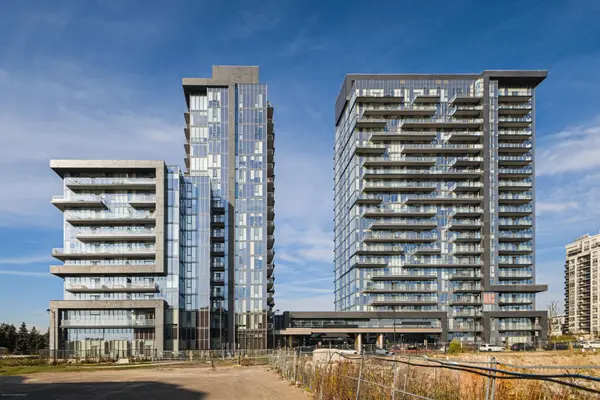 10 Gatineau DR #204, Vaughan, ON L4J 0L2