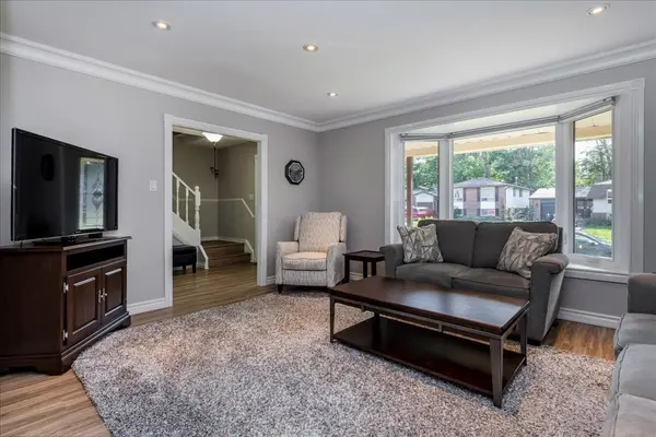 23 Virgilwood CRES, Barrie, ON L4M 4X6