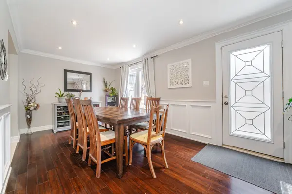 37 Massey ST, Brampton, ON L6S 2V7