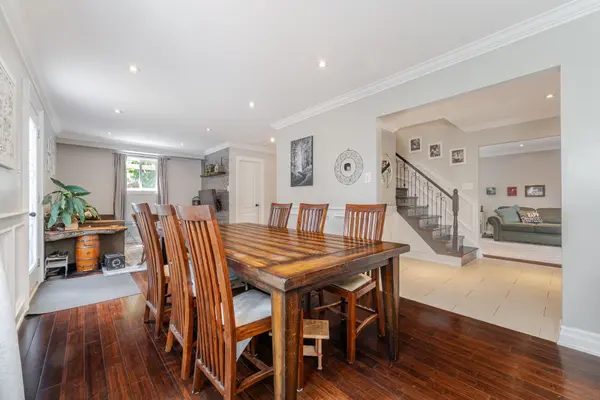 37 Massey ST, Brampton, ON L6S 2V7