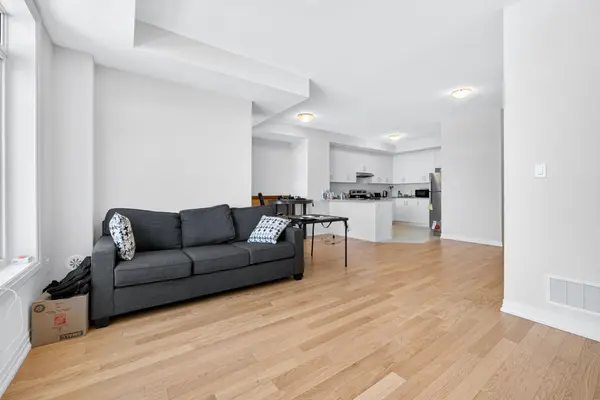 24 Monreau DR, Brampton, ON L7A 5M1