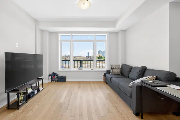 24 Monreau DR, Brampton, ON L7A 5M1