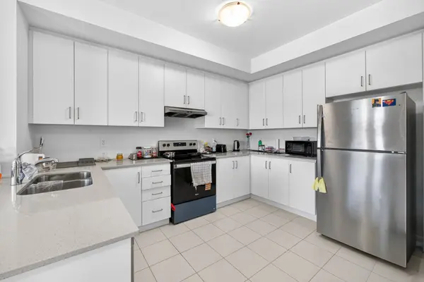 24 Monreau DR, Brampton, ON L7A 5M1