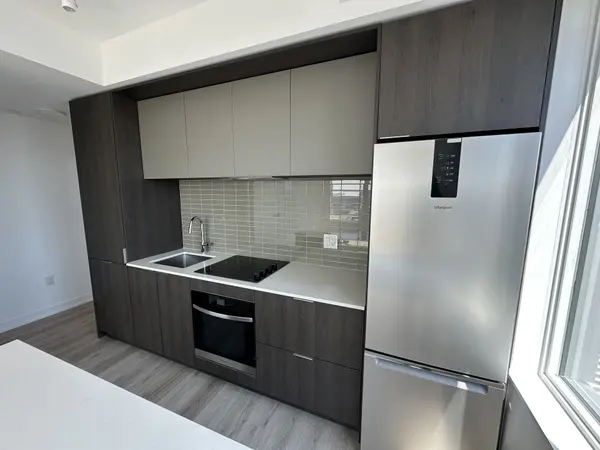 395 Square One DR #3908, Mississauga, ON L5B 0P6