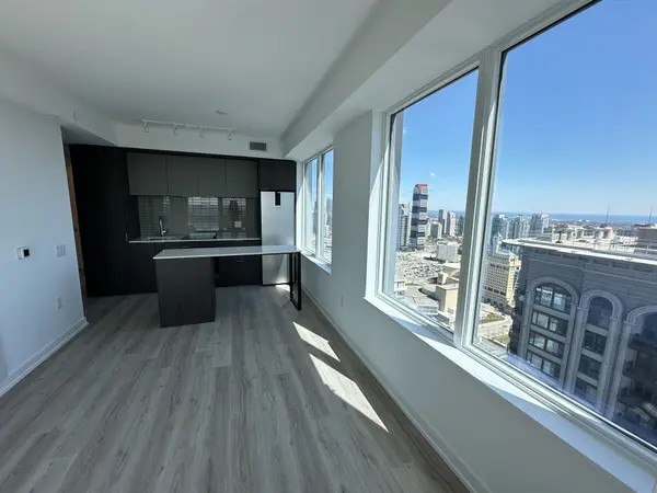 395 Square One DR #3908, Mississauga, ON L5B 0P6