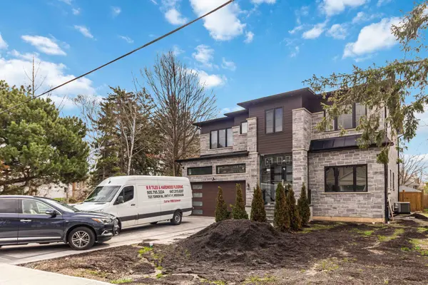 77 Thomas ST #Lower, Mississauga, ON L5M 1Y6