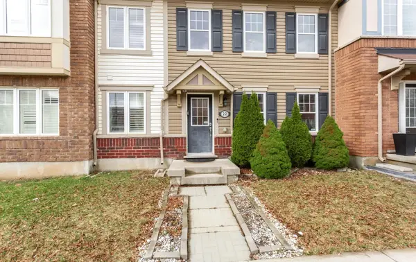 22 Crossbill RD, Brampton, ON L7A 0S5