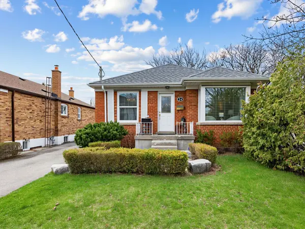 24 Billingham RD, Toronto W08, ON M9B 3X1