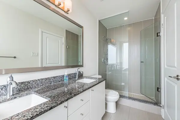 120 Little Creek RD #1, Mississauga, ON L5R 0E9