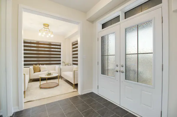 106 Sundin DR, Haldimand, ON N3W 0H3