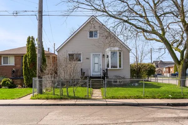 180 Mead AVE, Hamilton, ON L8H 3V1