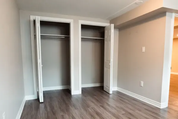 8 Salmond CT #Lower, Hamilton, ON L8T 2J7