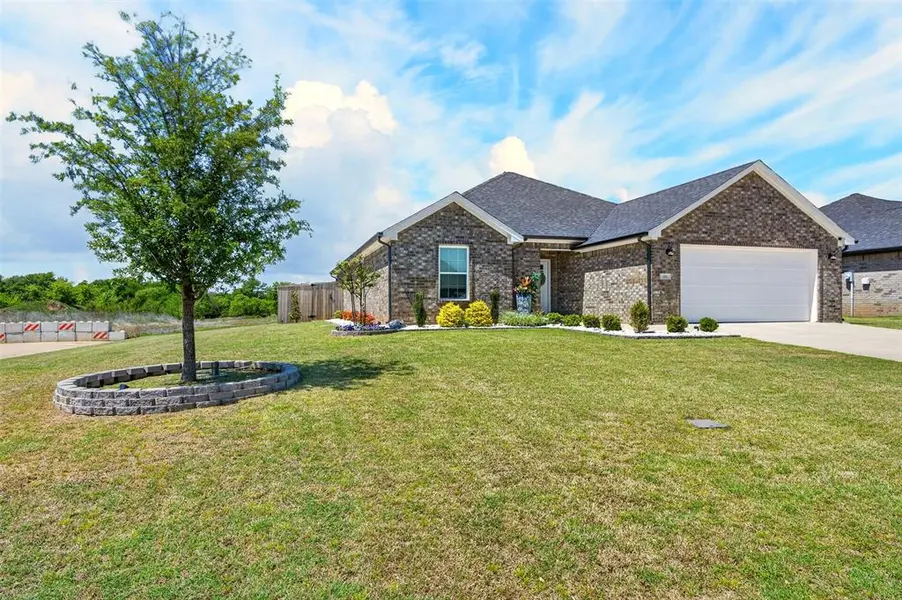 100 Midway Meadows, Pottsboro, TX 75076