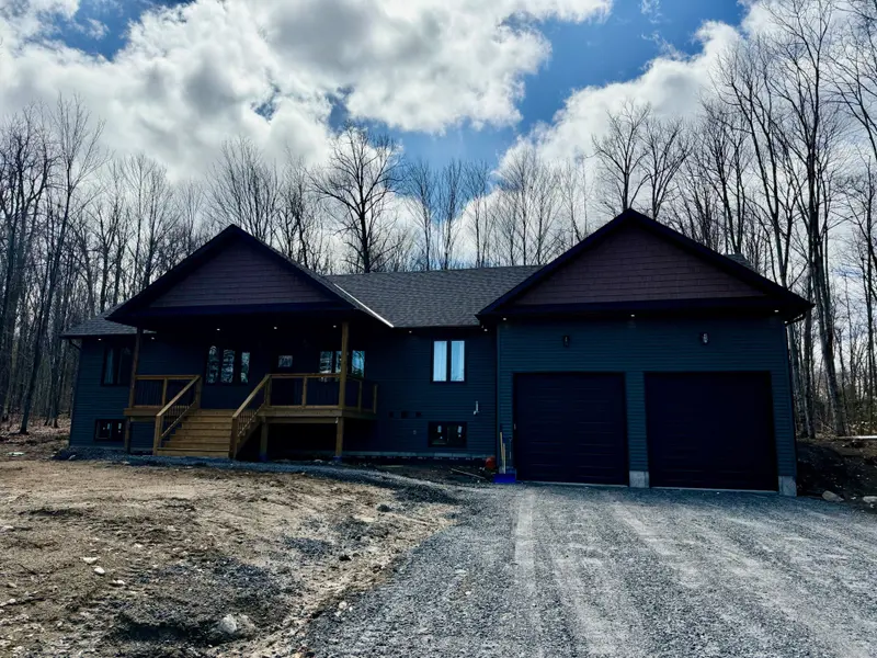 16 Millies WAY, Armour, ON P0A 1C0