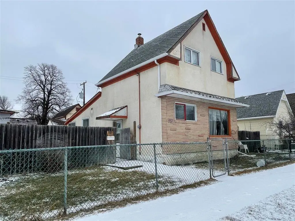 987 Burrows AVE, Winnipeg, MB R2X 0R8