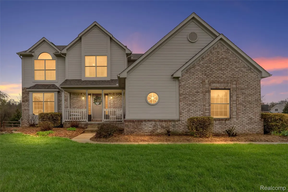 111 Oak Bark DR, Marion Township, MI 48843