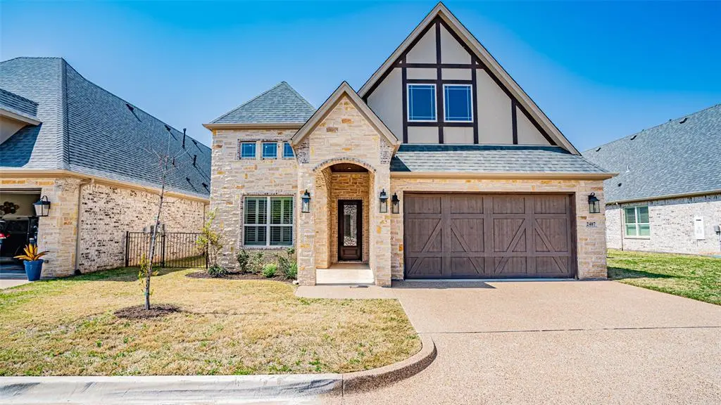 2407 Vineyard Drive, Granbury, TX 76048