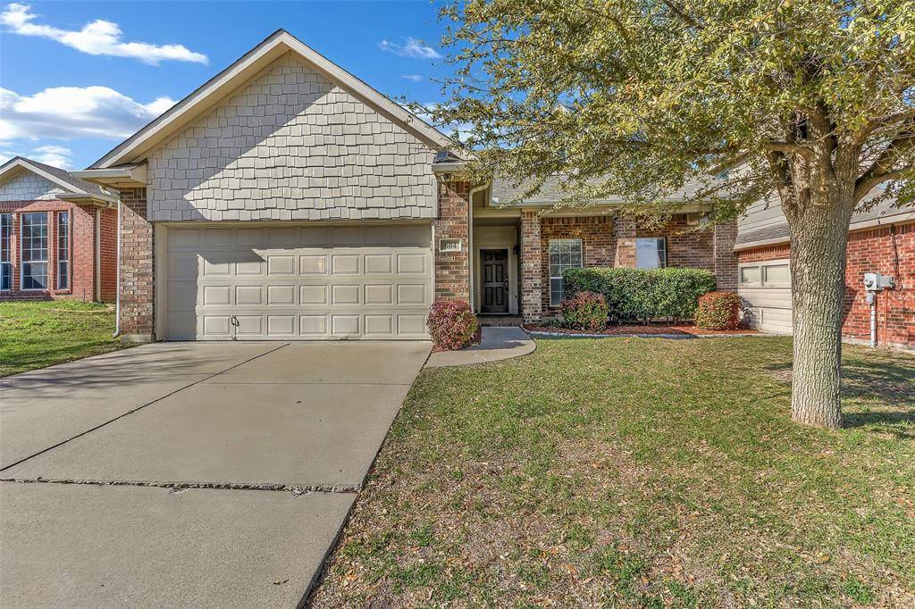 804 Rio Bravo Drive, Fort Worth, TX 76052