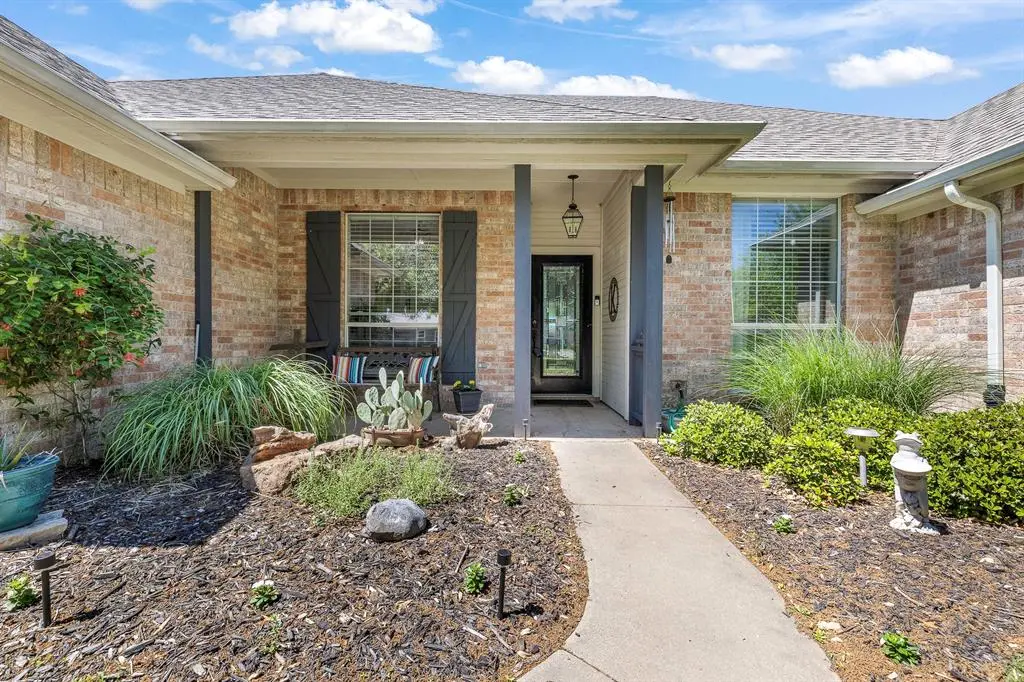 218 Granada Calle Street, Granbury, TX 76049