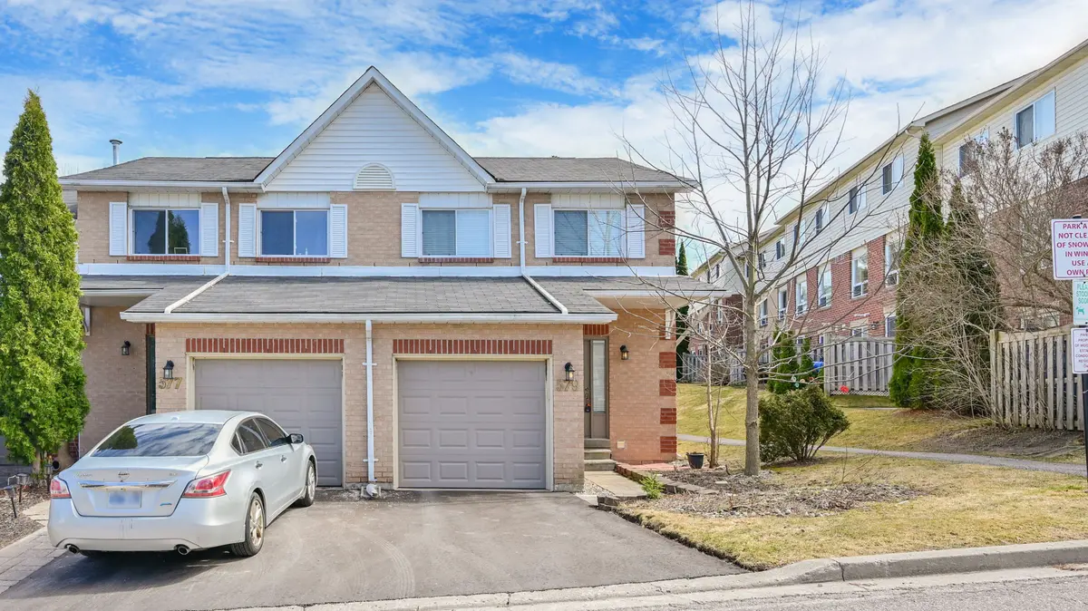 579 Gibney CRES #1, Newmarket, ON L3X 1Y3