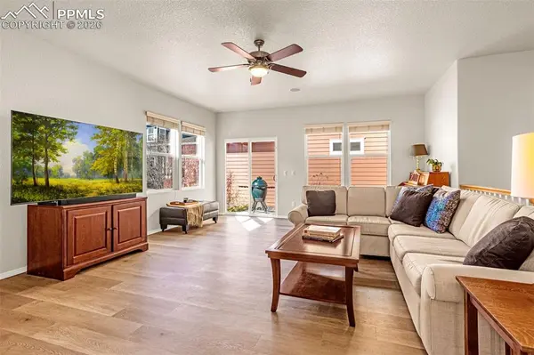 1381 Cresson Mine DR, Colorado Springs, CO 80905