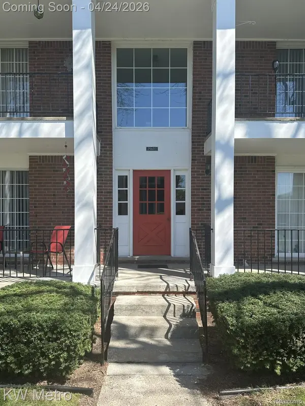 29603 Jefferson AVE #13, St. Clair Shores, MI 48082