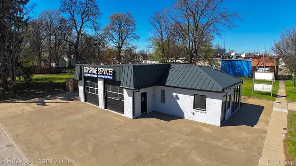 4438 S Wayne RD, Wayne, MI 48184