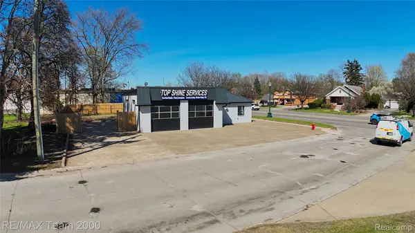 4438 S Wayne RD, Wayne, MI 48184