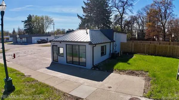 4438 S Wayne RD, Wayne, MI 48184