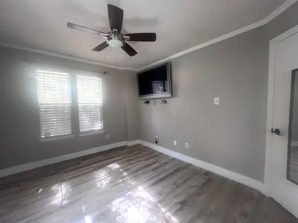 3504 Creekside Court, Bedford, TX 76021