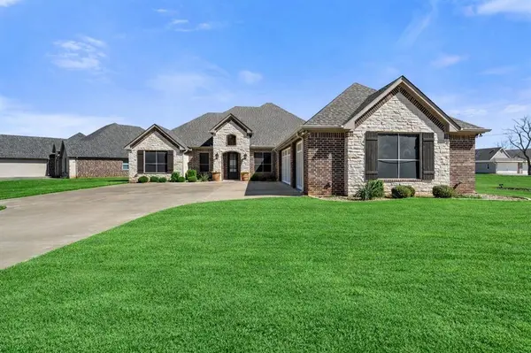 6301 Weatherby Road, Granbury, TX 76049