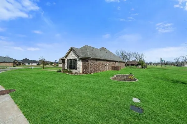 6301 Weatherby Road, Granbury, TX 76049