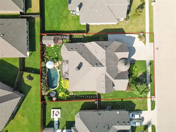 462 Wintergreen Drive, Waxahachie, TX 75165