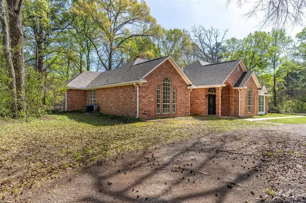 13882 Meadow Lane, Flint, TX 75762