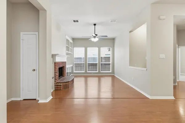 1846 Crosshaven Drive, Lewisville, TX 75077