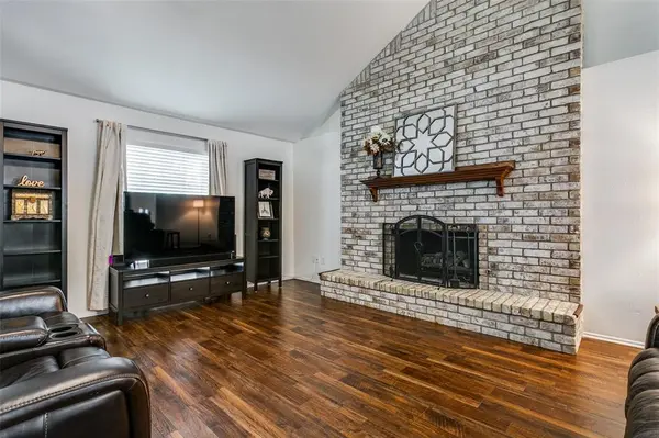 1917 Maxwell Drive, Lewisville, TX 75077