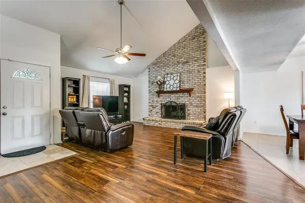 1917 Maxwell Drive, Lewisville, TX 75077