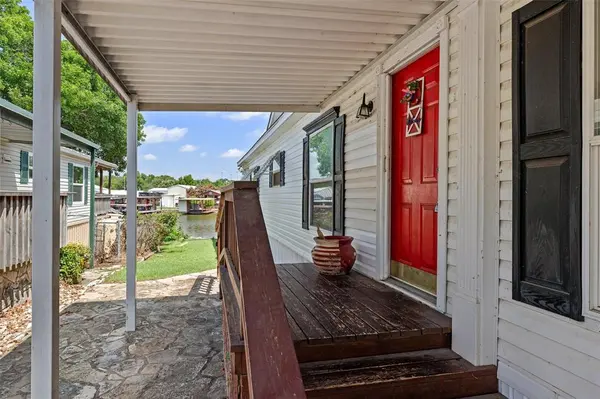 307 Brazos Harbor Drive, Granbury, TX 76048
