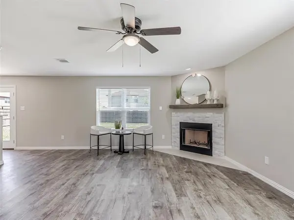 316 Spurlock Drive, Krum, TX 76249