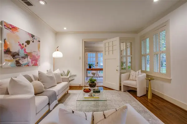 1126 N Windomere Avenue, Dallas, TX 75208