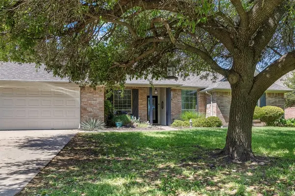 218 Granada Calle Street, Granbury, TX 76049